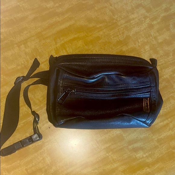 Eddie Bauer black Belt Bag w/ Adjustable Strap & Zippered Compartments - Picture 1 of 8